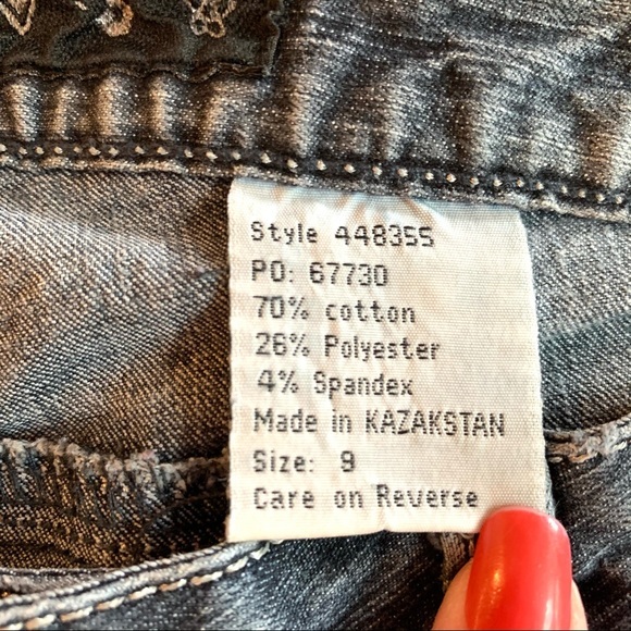 Mudd Jean Capris 9 - Picture 4 of 9